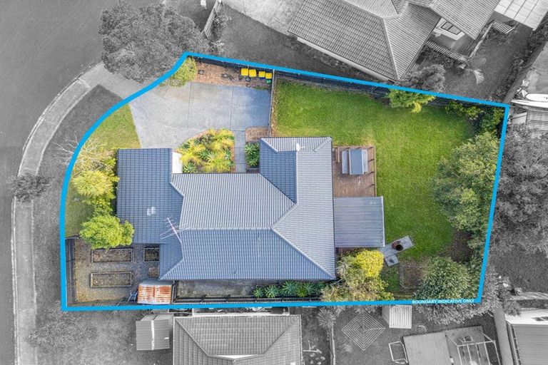 Photo of property in 5 Sevilla Place, Unsworth Heights, Auckland, 0632