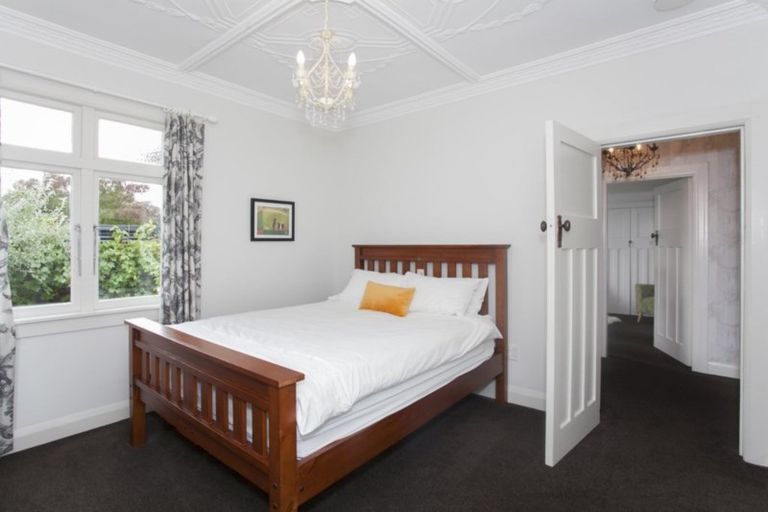 Photo of property in 4 Milverton Avenue, Hokowhitu, Palmerston North, 4410