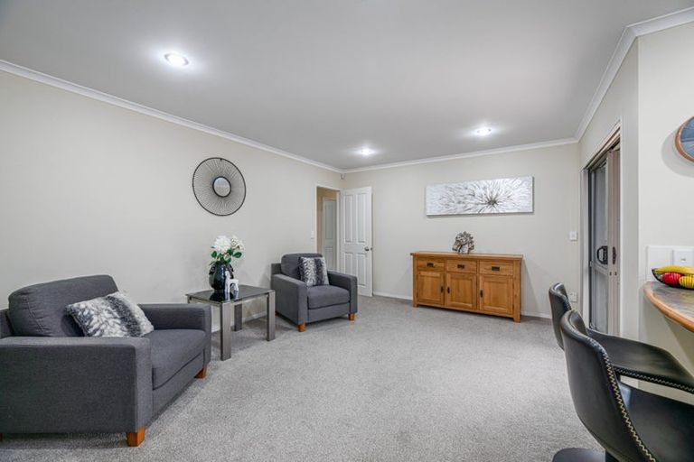 Photo of property in 56 Highfields Terrace, Henderson, Auckland, 0612