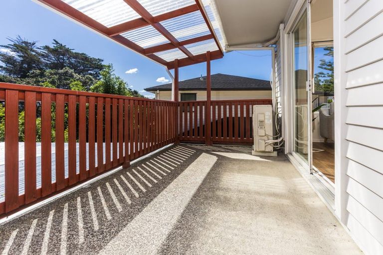 Photo of property in 43 Valley View Road, Glenfield, Auckland, 0629