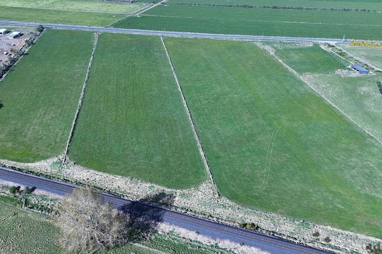 Photo of property in 223 Kaitangata Highway, Stirling, 9231