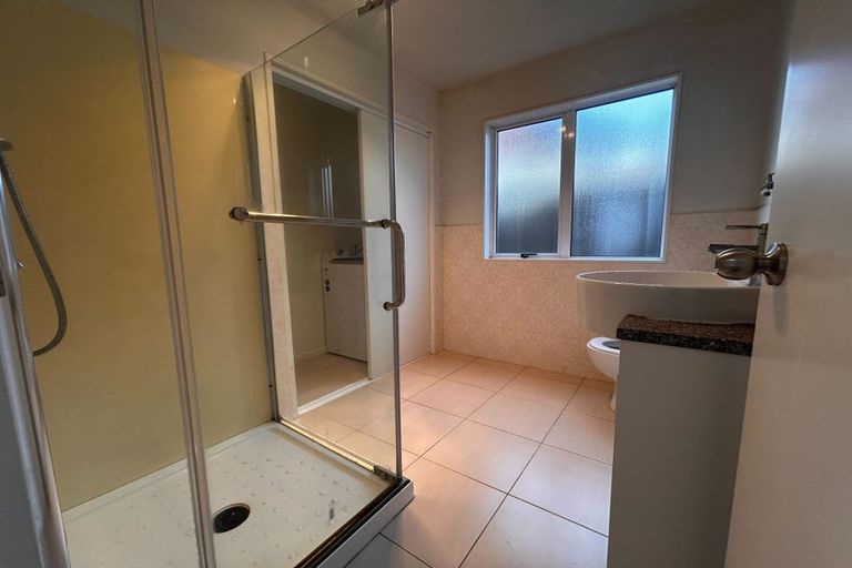 Photo of property in 265 Te Atatu Road, Te Atatu South, Auckland, 0610