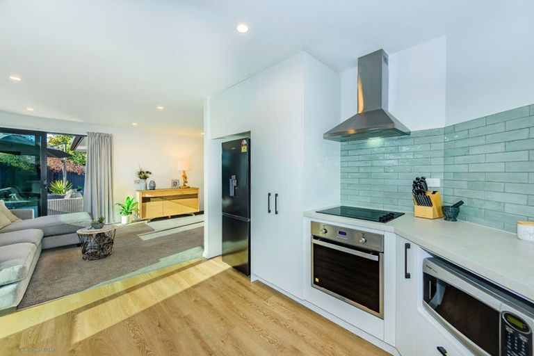 Photo of property in 2/32 Anglesea Avenue, Parklands, Christchurch, 8083