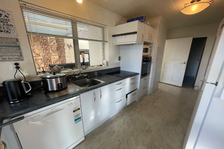 Photo of property in 14 Rewa Street, Inglewood, 4330