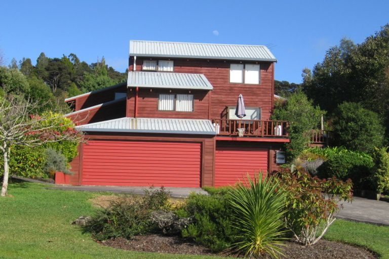 Photo of property in 28 Laingfield Terrace, Laingholm, Auckland, 0604