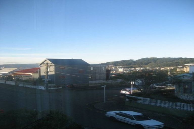 Photo of property in 64 Wright Street, Mount Cook, Wellington, 6021