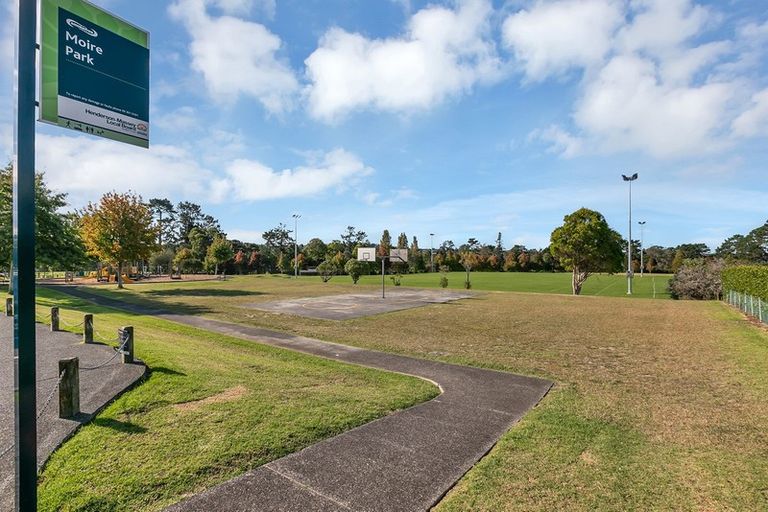 Photo of property in 11 Hassan Drive, Massey, Auckland, 0614