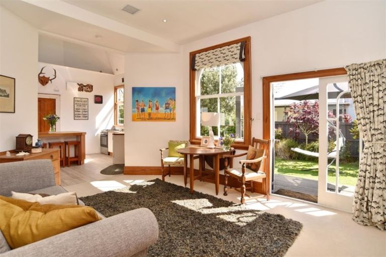 Photo of property in 30 Gresford Street, Edgeware, Christchurch, 8013