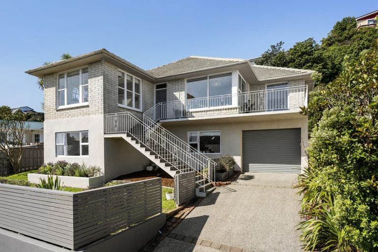 Photo of property in 15 Witham Street, Island Bay, Wellington, 6023