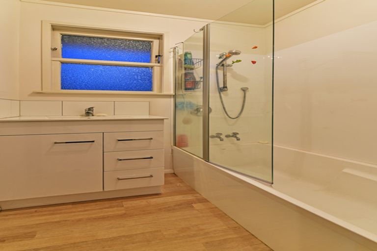 Photo of property in 14 Buller Crescent, Manurewa, Auckland, 2102