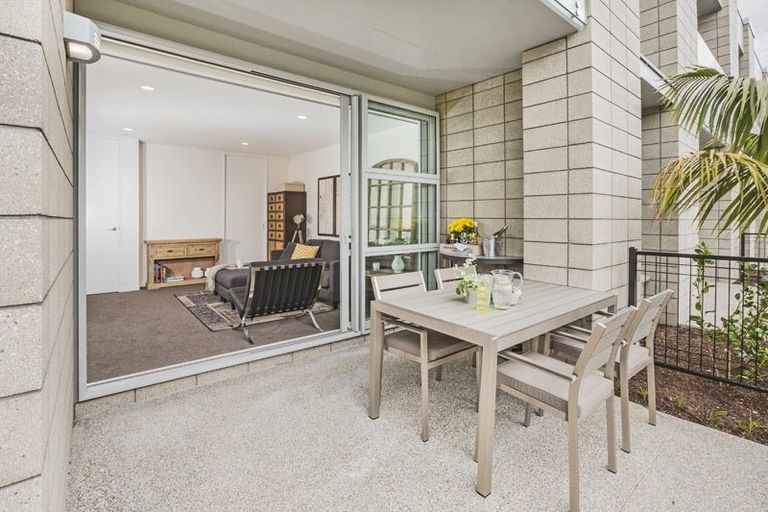 Photo of property in 3 Bickerton Way, Flat Bush, Auckland, 2019
