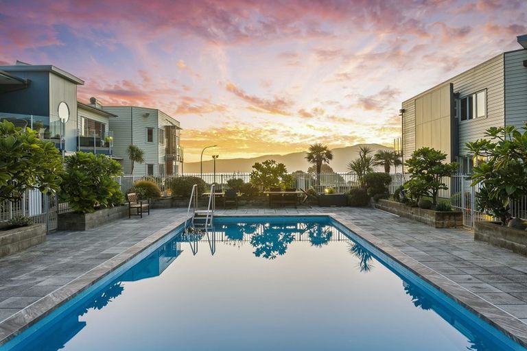 Photo of property in 4-u8 Seaview Road, Paraparaumu Beach, Paraparaumu, 5032