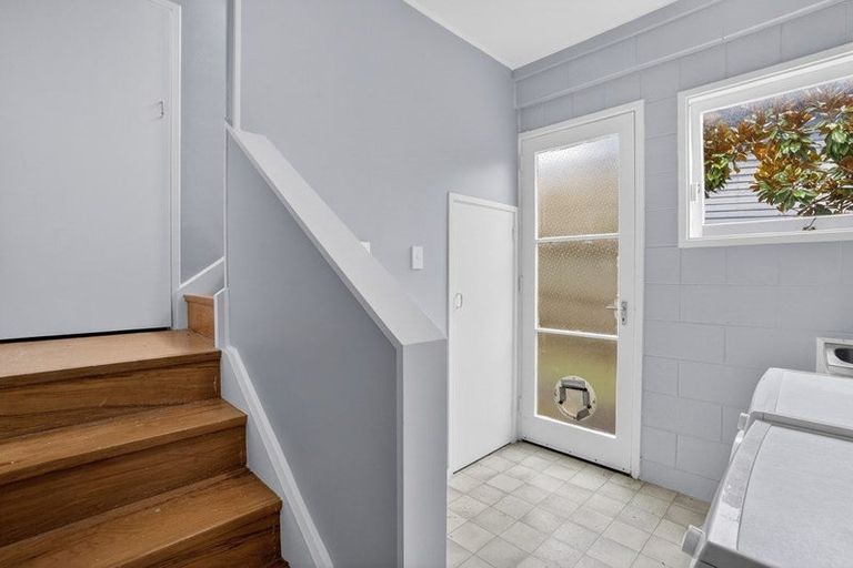 Photo of property in 12 Garmons Way, Castor Bay, Auckland, 0620