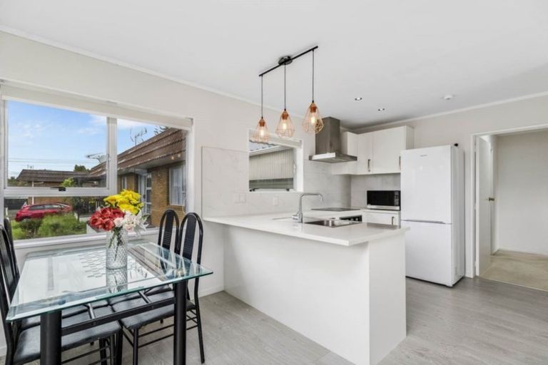 Photo of property in 94 Lynwood Road, New Lynn, Auckland, 0600