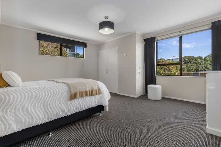 Photo of property in 9 Kinnel Grove, Papakowhai, Porirua, 5024