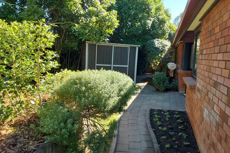 Photo of property in 27 Delamare Road, St Andrews, Hamilton, 3200