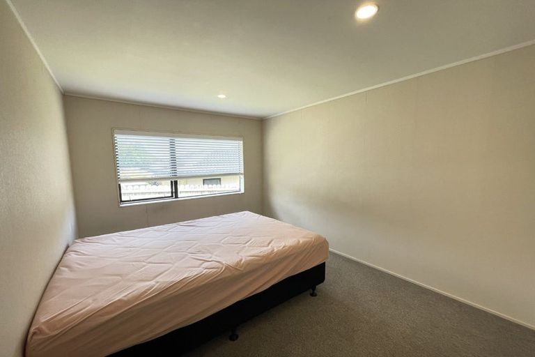 Photo of property in 12 John Brooke Crescent, East Tamaki Heights, Auckland, 2016