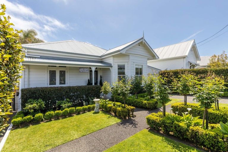 Photo of property in 122 Hine Street, New Plymouth, 4310