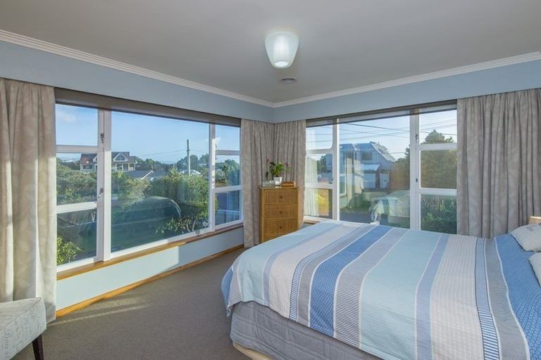 Photo of property in 137 Seaview Road, Paraparaumu Beach, Paraparaumu, 5032
