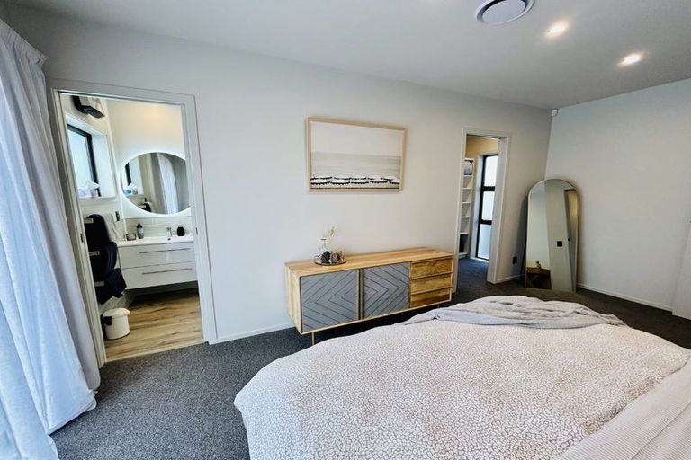 Photo of property in 8 Mirek Street, Waikanae, 5036