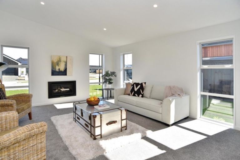 Photo of property in 11 Lewis Close, Rangiora, 7400