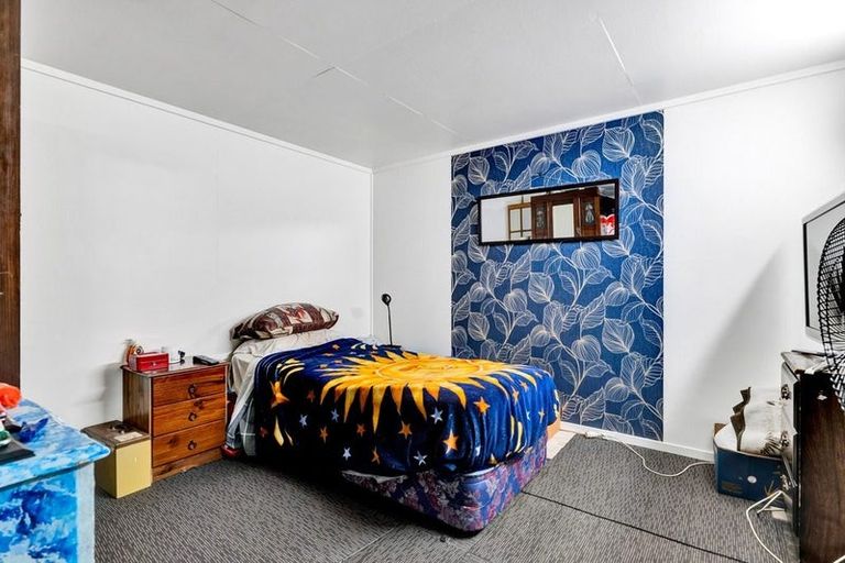 Photo of property in 20 Domett Street, Waitara, 4320