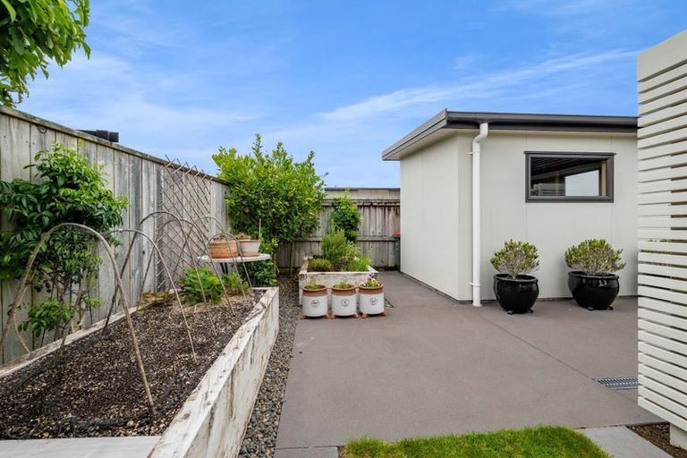 Photo of property in 425 Mangorei Road, Highlands Park, New Plymouth, 4312