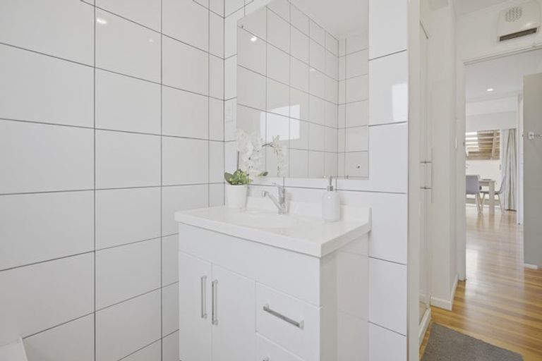 Photo of property in 382 South Road, Omata, New Plymouth, 4374