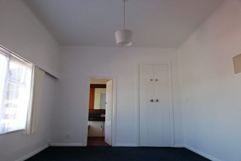 Photo of property in 16 Toru Street, Lyall Bay, Wellington, 6022