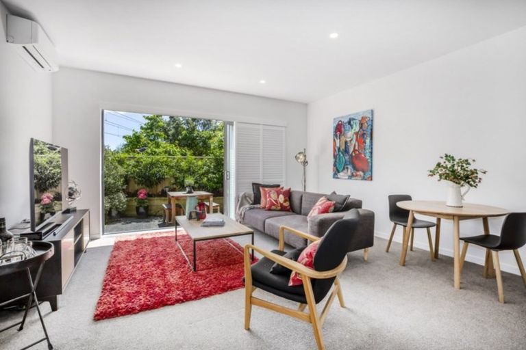 Photo of property in 11/7u Handyside Street, Tawa, Wellington, 5028