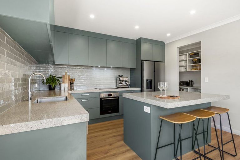Photo of property in 9 Kukupa Lane, Long Bay, Auckland, 0630