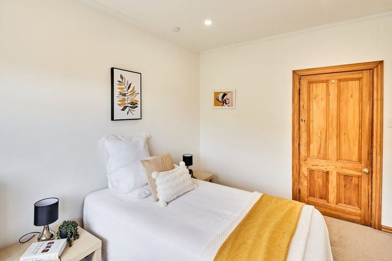 Photo of property in 11 Albemarle Road, Northland, Wellington, 6012