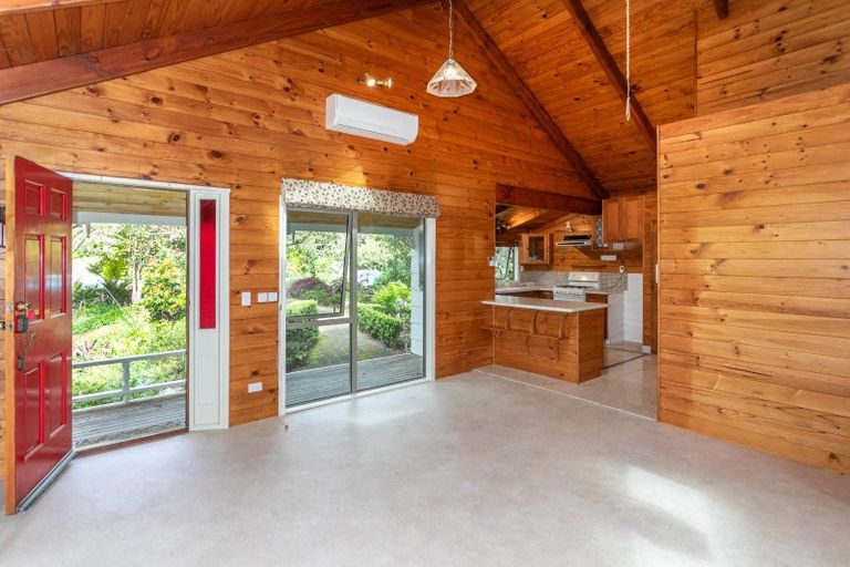 Photo of property in 195 Driving Creek Road, Coromandel, 3506