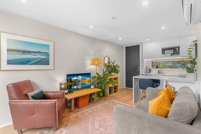 Photo of property in 28 Koro Lane, Mangere Bridge, Auckland, 2022