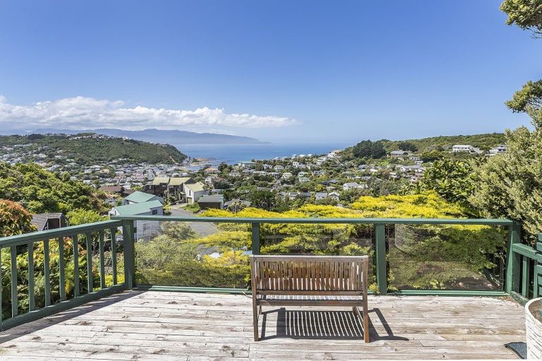Photo of property in 52 Frobisher Street, Island Bay, Wellington, 6023