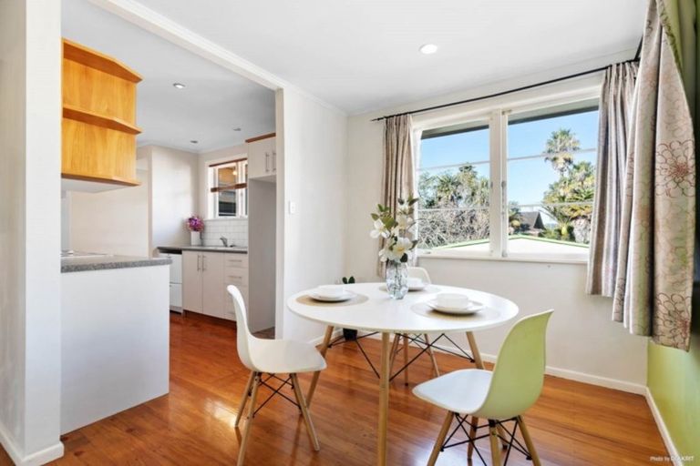 Photo of property in 43 Tirimoana Road, Te Atatu South, Auckland, 0602