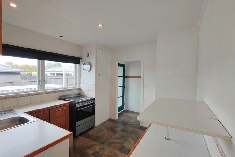 Photo of property in 33b Gill Avenue, Te Atatu Peninsula, Auckland, 0610