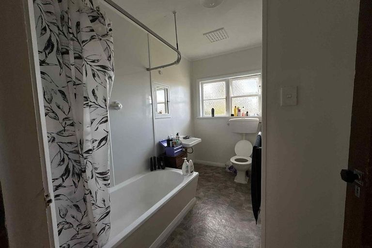Photo of property in 26 Cornwall Street, Eltham, 4322