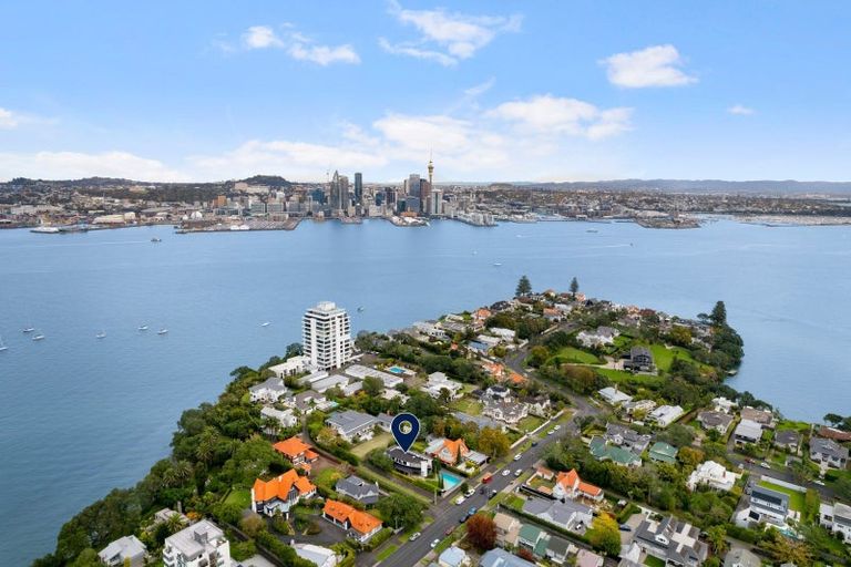 Photo of property in 33a Stanley Point Road, Stanley Point, Auckland, 0624