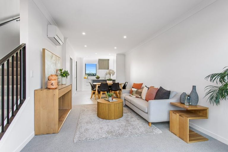 Photo of property in 112 Pepene Avenue, Takanini, Auckland, 2112