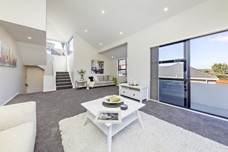 Photo of property in 40 Glamorgan Drive, Torbay, Auckland, 0630