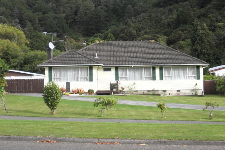 Photo of property in 54 Tawhai Street, Stokes Valley, Lower Hutt, 5019