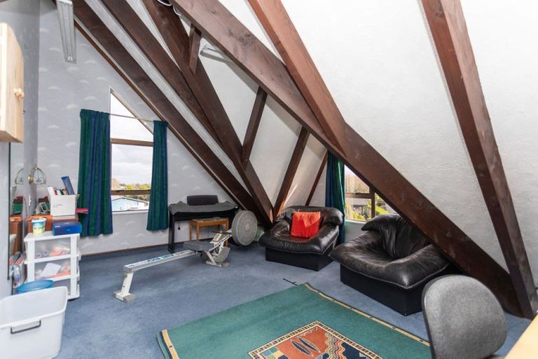 Photo of property in 10 Maclaurin Street, Dannevirke, 4930