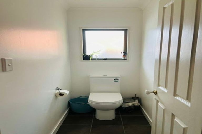 Photo of property in 30 Caroline Crescent, Highbury, Palmerston North, 4412