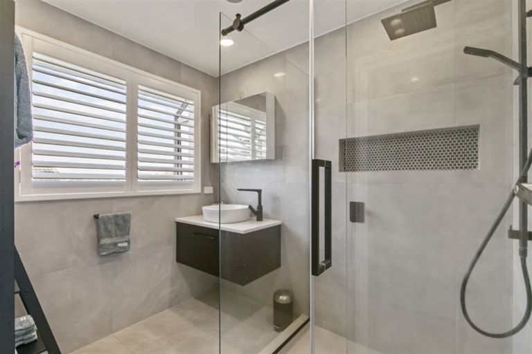 Photo of property in 46 Lynden Avenue, Hillcrest, Auckland, 0627