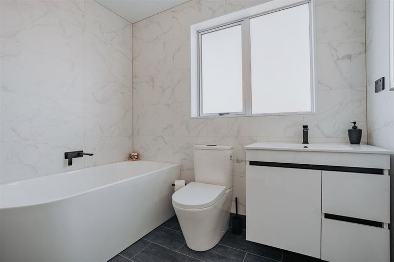 Photo of property in 99 Wilson Road, Balclutha, 9230