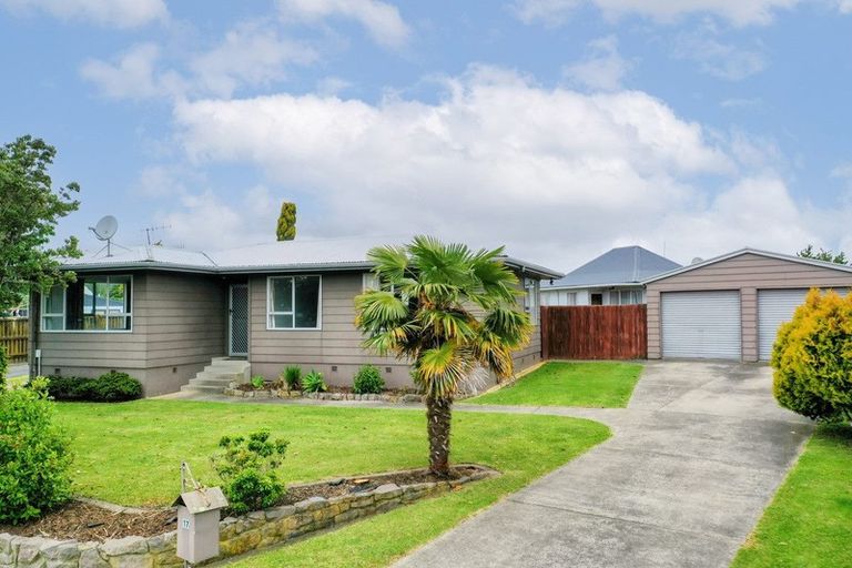 Photo of property in 17 Farnworth Crescent, Whakatane, 3120