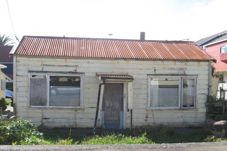 Photo of property in 10 Rua Street, Lyall Bay, Wellington, 6022