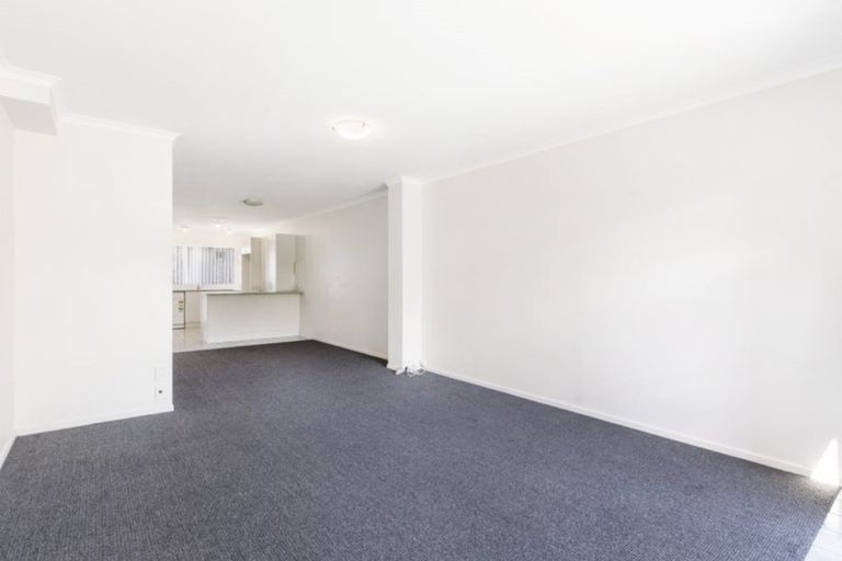 Photo of property in 98a Naylors Drive, Mangere, Auckland, 2022