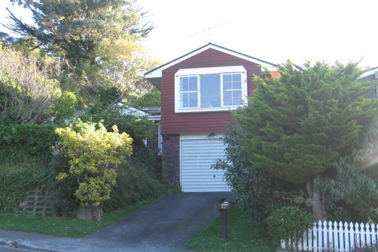 Photo of property in 4a Caesars Place, Churton Park, Wellington, 6037